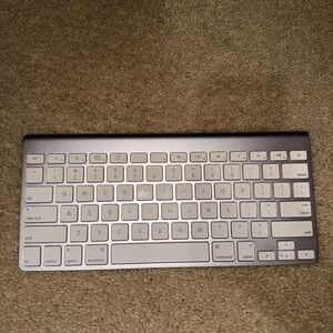 Apple First Gen Bluetooth keyboard